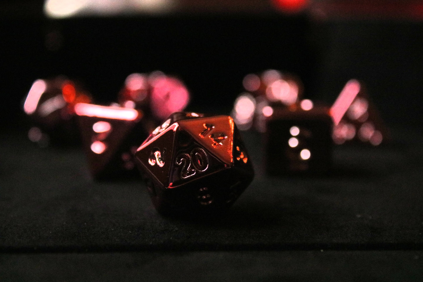 Lot de 7 dés plaqués rose fluorescent pour DnD